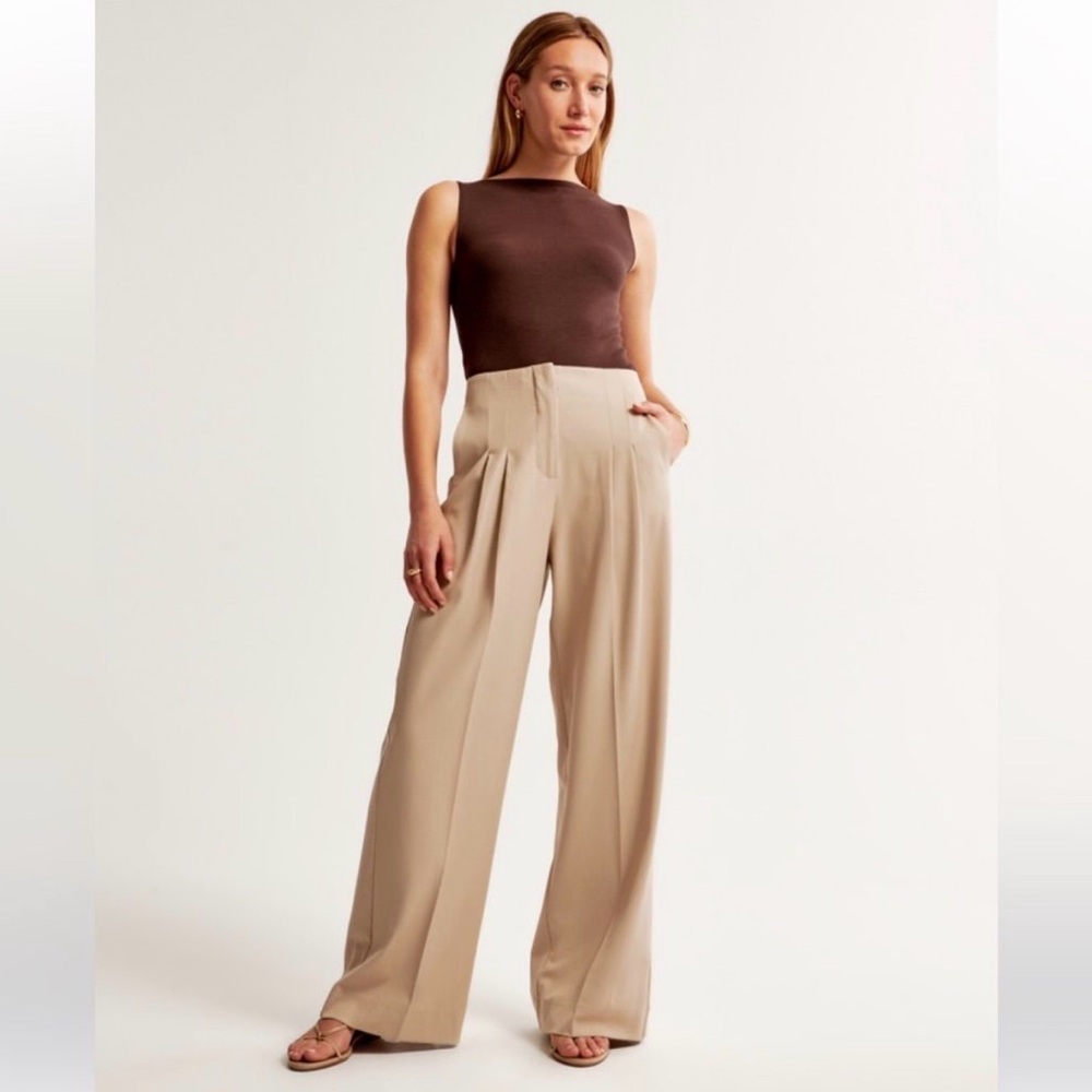 Abercrombie & Fitch Cream Wide-Leg Pants- never been worn- no tag